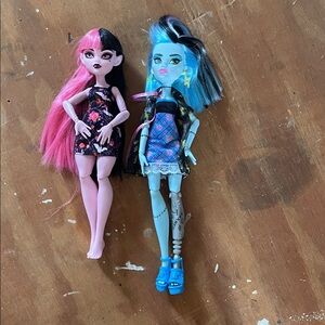 Two monster high dolls